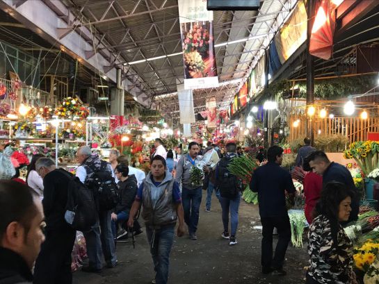 El Mercado de Flores de Jamaica, uno de los más concurridos este 10 de Mayo El Mercado de Flores de Jamaica, uno de los más concurridos este 10 de Mayo