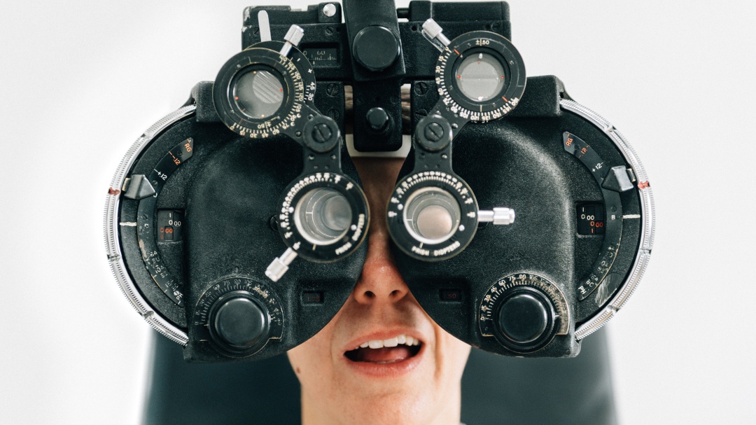 Prueba tu vista; el desafío que te dice si necesitas lentes