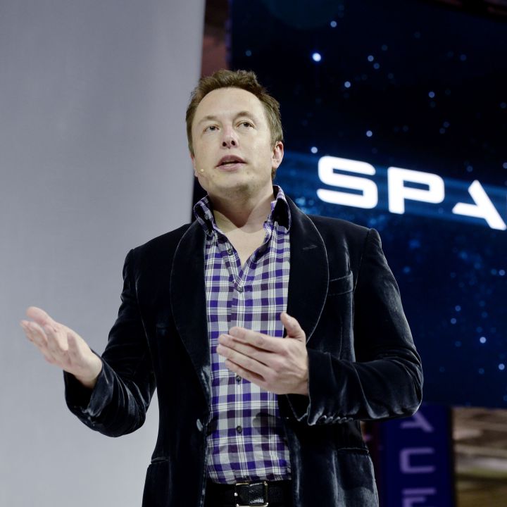 Elon Musk planea brindar internet gratis al mundo
