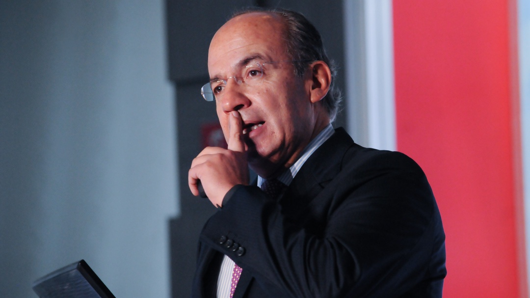 El gobierno de AMLO busca crear una base electoral regalando dinero: FCH