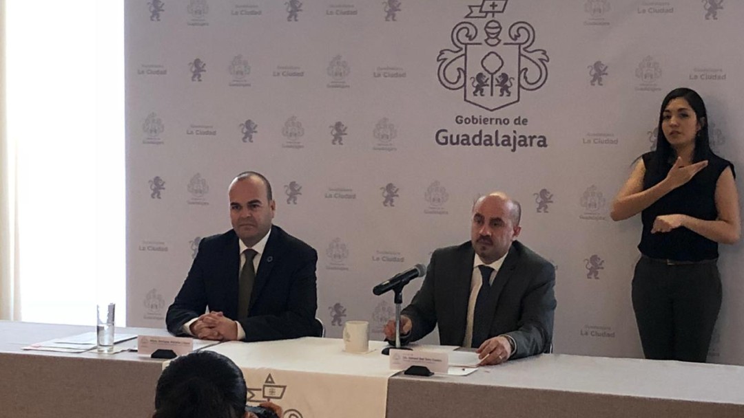 Detectan a dos funcionarios de Guadalajara pidiendo ‘moches’ a contratistas