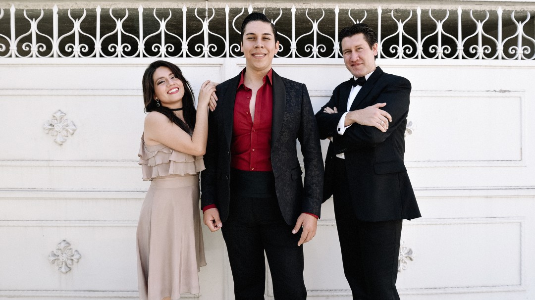 Tenor y violinista Alan Hernández en Andares