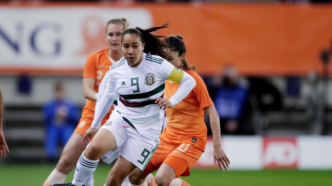 Mexicana brilla en el Barsa; Charlyn Corral anota el mejor gol de la liga