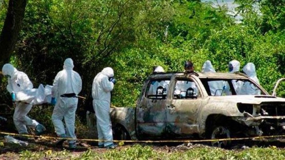 Aparecen 5 cuerpos calcinados en Michoacán