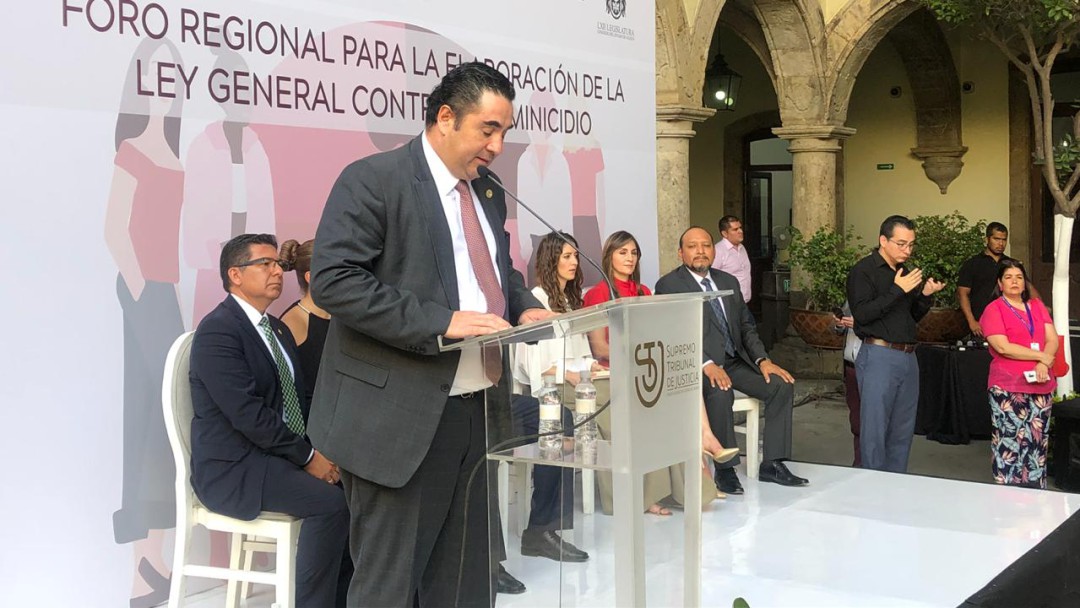 Ricardo Suro cuestiona que intenten quitar el haber de retiro
