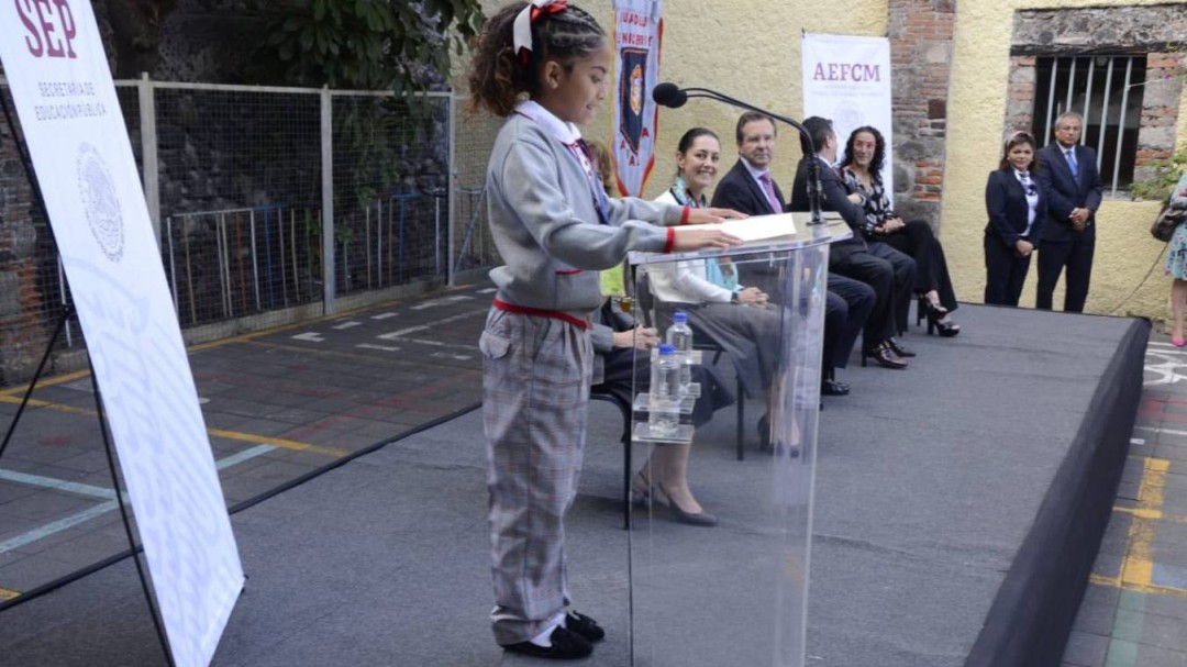 Aclara SEP que uniforme neutro es sólo para niñas