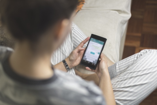 Así puedes responder mensajes de WhatsApp sin aparecer en línea Así puedes responder mensajes de WhatsApp sin aparecer en línea
