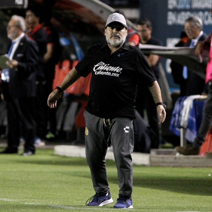 La emotiva despedida de Maradona con Dorados de Sinaloa