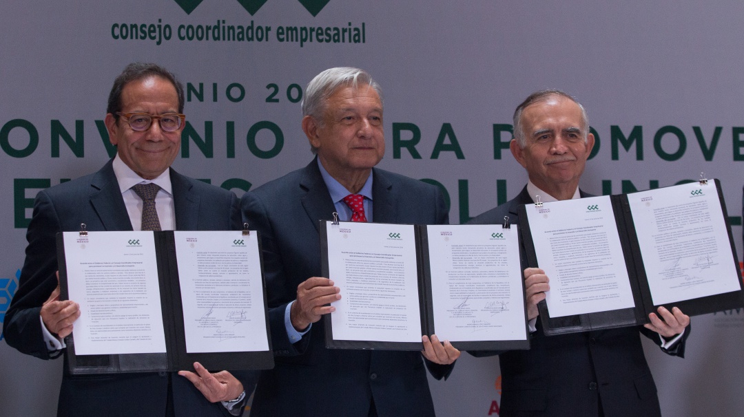Firman gobierno y empresas acuerdo para buscar crecimiento económico
