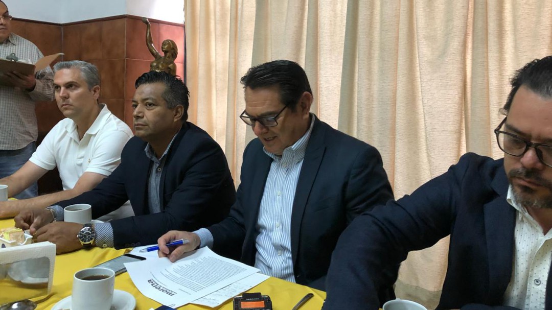 Morena denuncia presión a la Contralora por "A toda máquina"