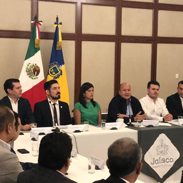 Restringen paso a camiones de carga pesada en la ZMG