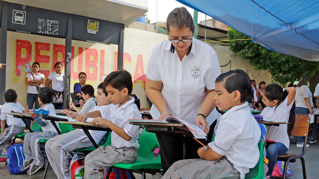 Reinstala SEP a maestros cesados por Reforma Educativa