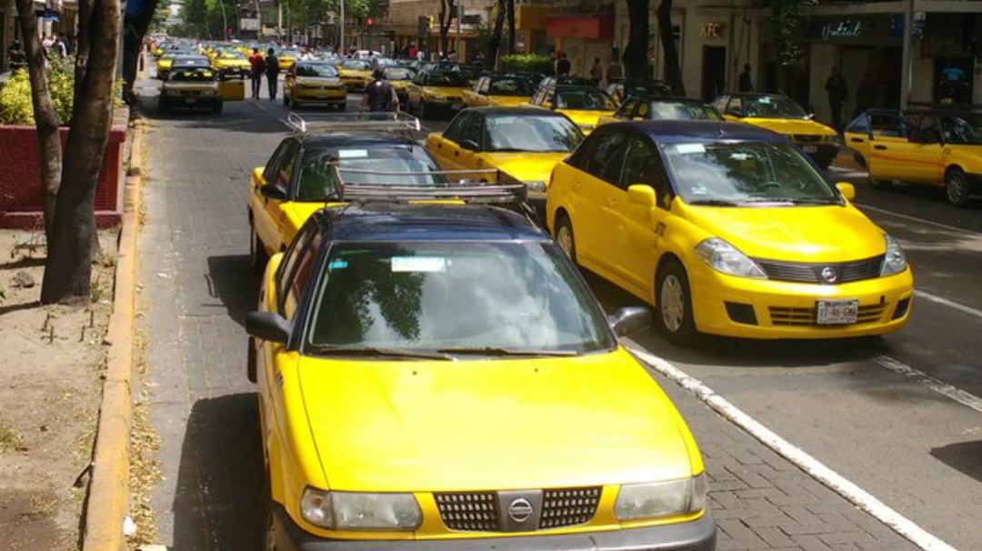 Fiscalía investiga expedientes de taxistas