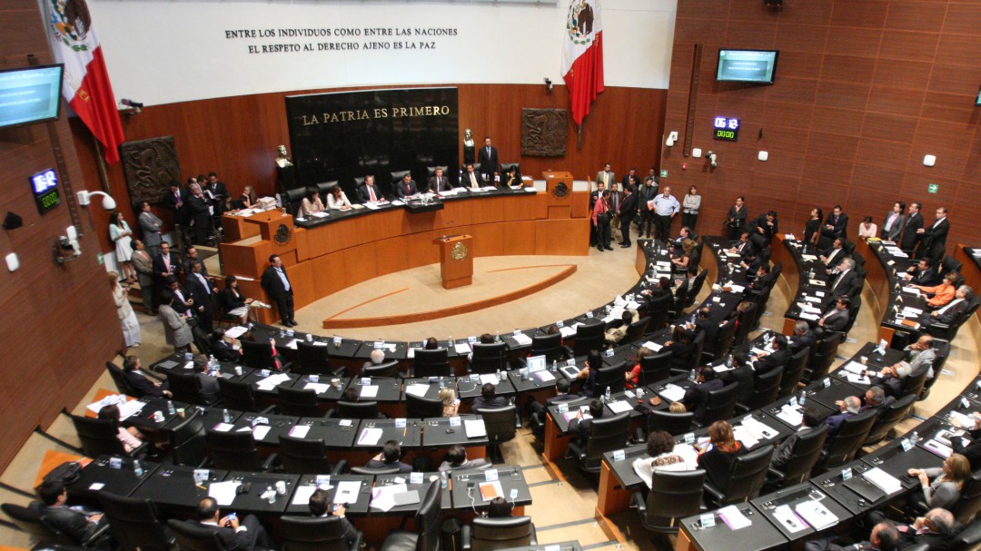 Senado reanuda sesión extraordinaria