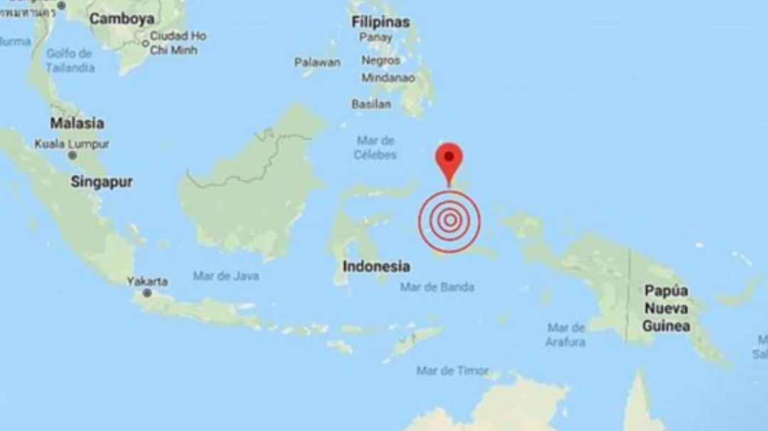 Activan alerta de tsunami tras sismo de 6.9 en las costas de Indonesia