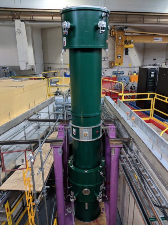 Espectrómetro de 7 metros para realizar el experimento con neutrones Espectrómetro de 7 metros para realizar el experimento con neutrones