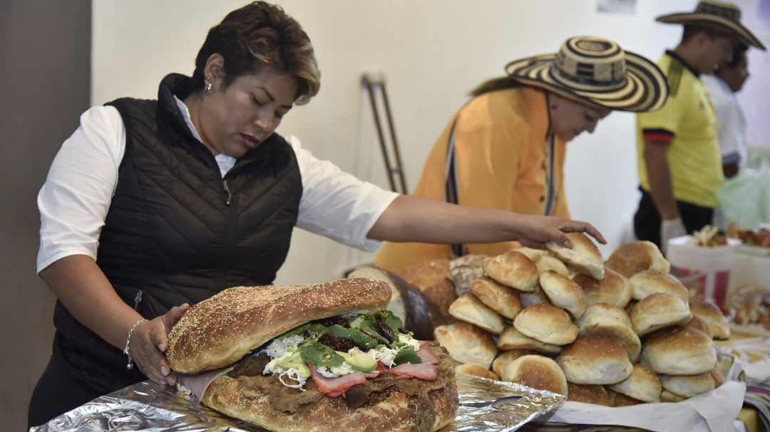 Se realiza en la alcaldía Venustiano Carranza la 16a Feria de la torta