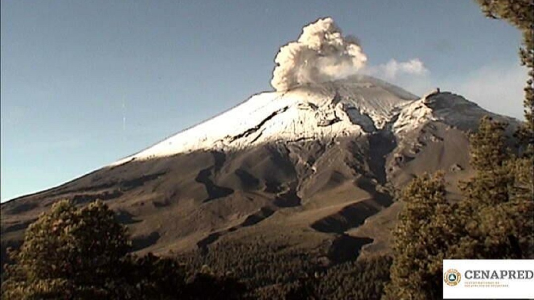 Registra Popocatépetl 290 exhalaciones en las últimas 24 horas
