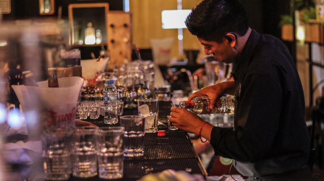 Solo para mayores; 21 años podría ser la edad legal para beber