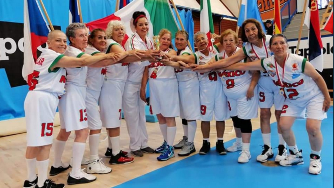 Tienen 65 años y son campeonas mundiales de basquetbol
