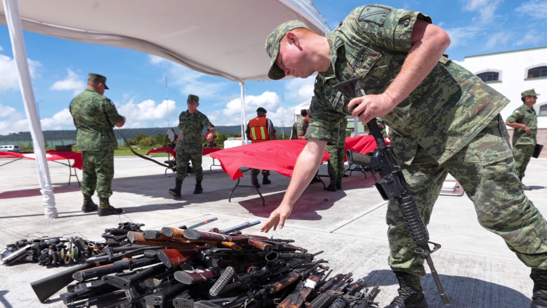 Aduana mexicana debe controlar flujo de armas: Juan Ibarrola