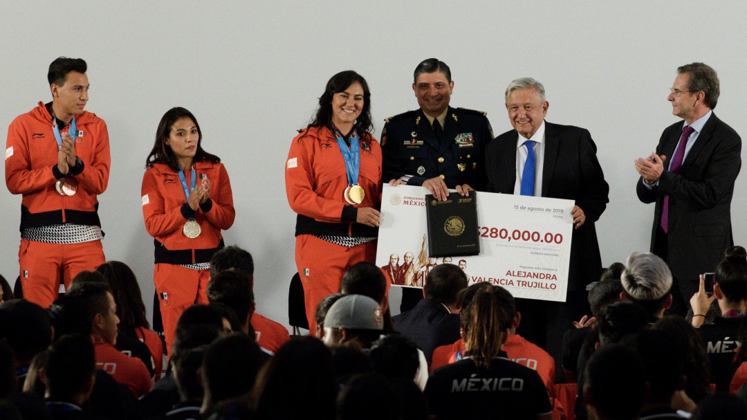 No queremos colgarnos ninguna medalla: López Obrador