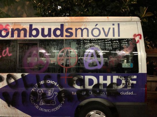 Vandalizan protesta contra la violencia hacia las mujeres Vandalizan protesta contra la violencia hacia las mujeres
