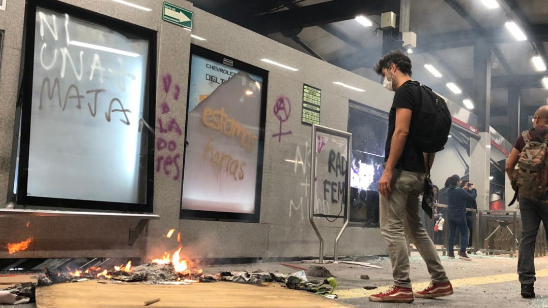 Vandalizan protesta contra la violencia hacia las mujeres