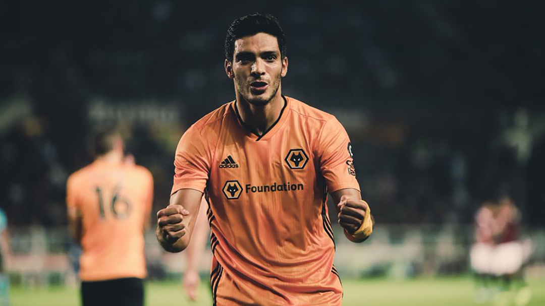 Raúl Jiménez se luce con imparable gol en la Europa League