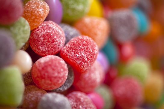 Cuentan con tres tipos de gomitas: relajantes, digestivas y antigripales, los cuales se basan en resolver los principales problemas que enfrentan los jóvenes actualmente Cuentan con tres tipos de gomitas: relajantes, digestivas y antigripales, los cuales se basan en resolver los principales problemas que enfrentan los jóvenes actualmente