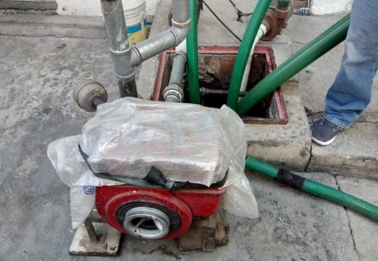David “N” de 55 años cobraba 200 pesos por tambo de 200 litros y 960 por carga de 8 mil litros David “N” de 55 años cobraba 200 pesos por tambo de 200 litros y 960 por carga de 8 mil litros