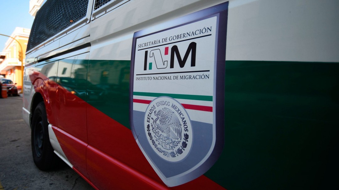Rescatan a 116 migrantes y detienen a 4 traficantes de personas en Veracruz