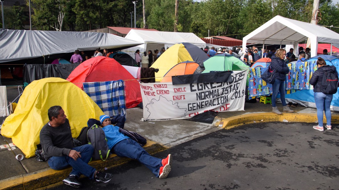 CNTE levanta su plantón en San Lázaro