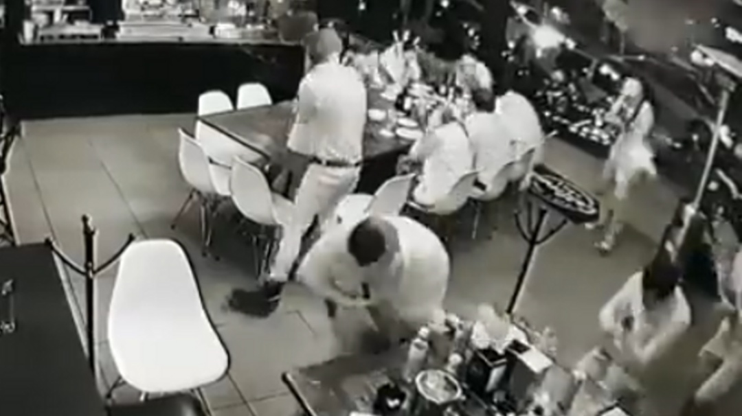 Caso Uruapan: captan el momento exacto del ataque en bar California Grill