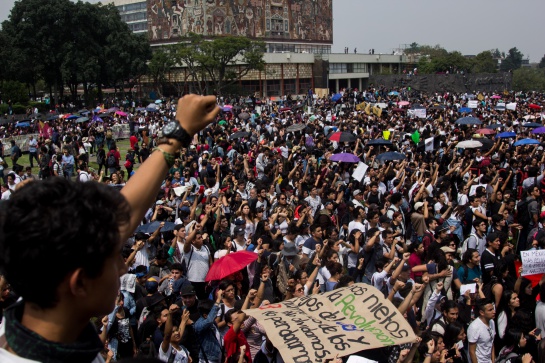 Alrededor de 50 personas entre jóvenes y algunos adultos fueron los que atacaron a los estudiantes de la UNAM Alrededor de 50 personas entre jóvenes y algunos adultos fueron los que atacaron a los estudiantes de la UNAM