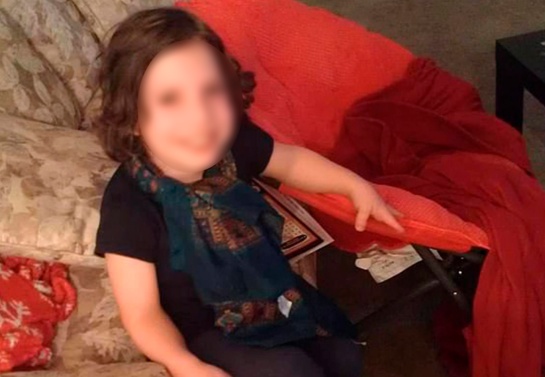 Las versiones de los Barnett señalaban que su hija en plena noche los iba a visitar a su recamara y les decía que iba a apuñalarlos Las versiones de los Barnett señalaban que su hija en plena noche los iba a visitar a su recamara y les decía que iba a apuñalarlos