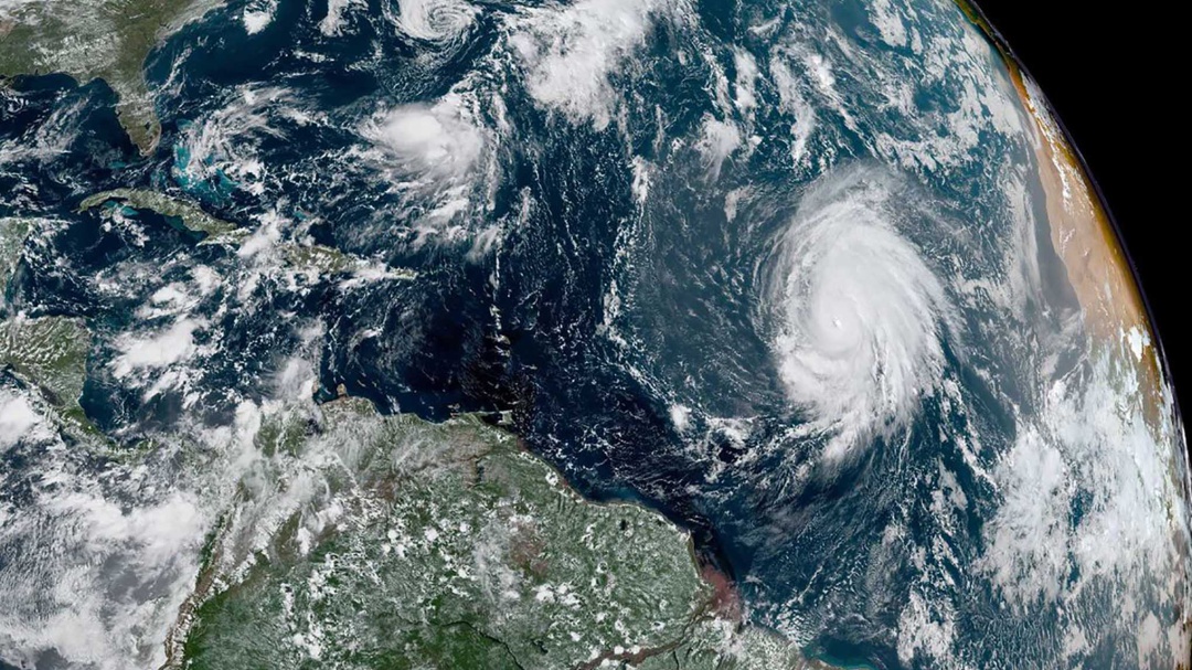 Así es captado Lorenzo desde satélites; el huracán más fuerte del Atlántico