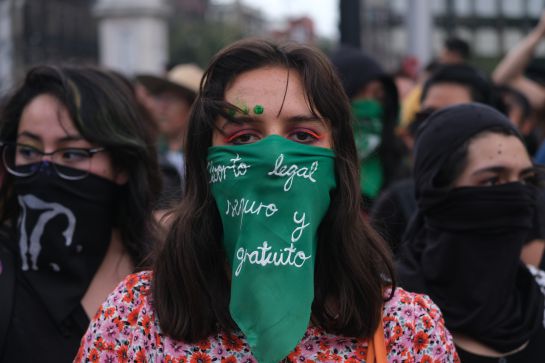 Marchan a favor de la despenalización del aborto en la CDMX Marchan a favor de la despenalización del aborto en la CDMX
