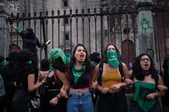 Marchan a favor de la despenalización del aborto en la CDMX Marchan a favor de la despenalización del aborto en la CDMX