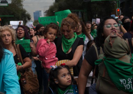 Marchan a favor de la despenalización del aborto en la CDMX Marchan a favor de la despenalización del aborto en la CDMX