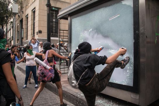 Marchan a favor de la despenalización del aborto en la CDMX Marchan a favor de la despenalización del aborto en la CDMX