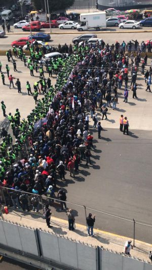 Policías federales levantan bloqueo en AICM Policías federales levantan bloqueo en AICM