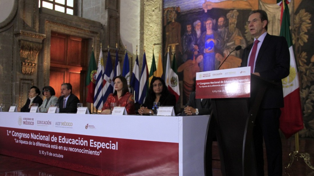 Se deben desarrollar políticas públicas para mejorar la educación especial