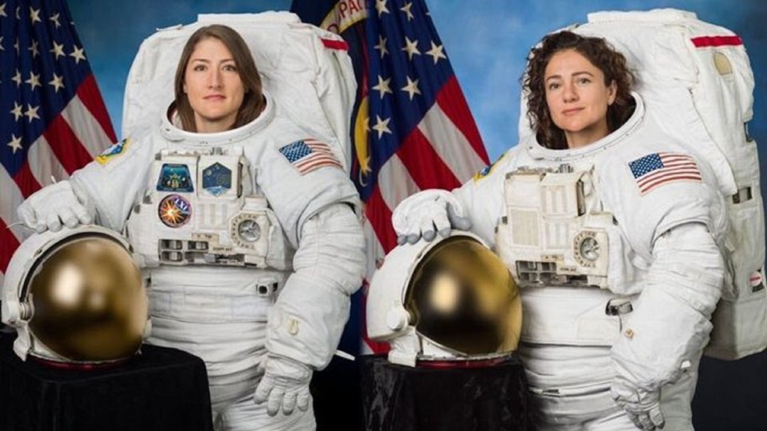 SOPITAS: Primera caminata espacial realizada exclusivamente por mujeres