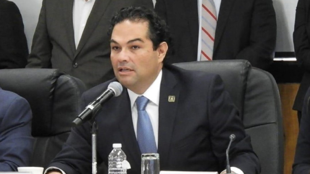 Diputados no mueven una coma sin orden del Presidente: Enrique Aceves
