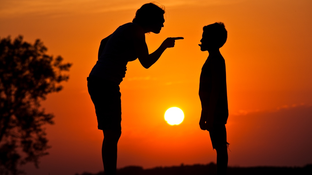 ¿Cómo saber si tu adolescente te controla?