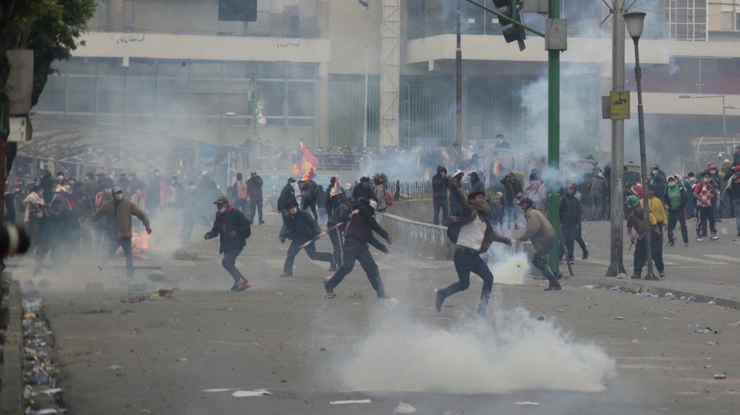 Suman 10 muertos por protestas en Bolivia