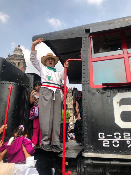 López Obrador encabeza desfile de la Revolución Mexicana López Obrador encabeza desfile de la Revolución Mexicana
