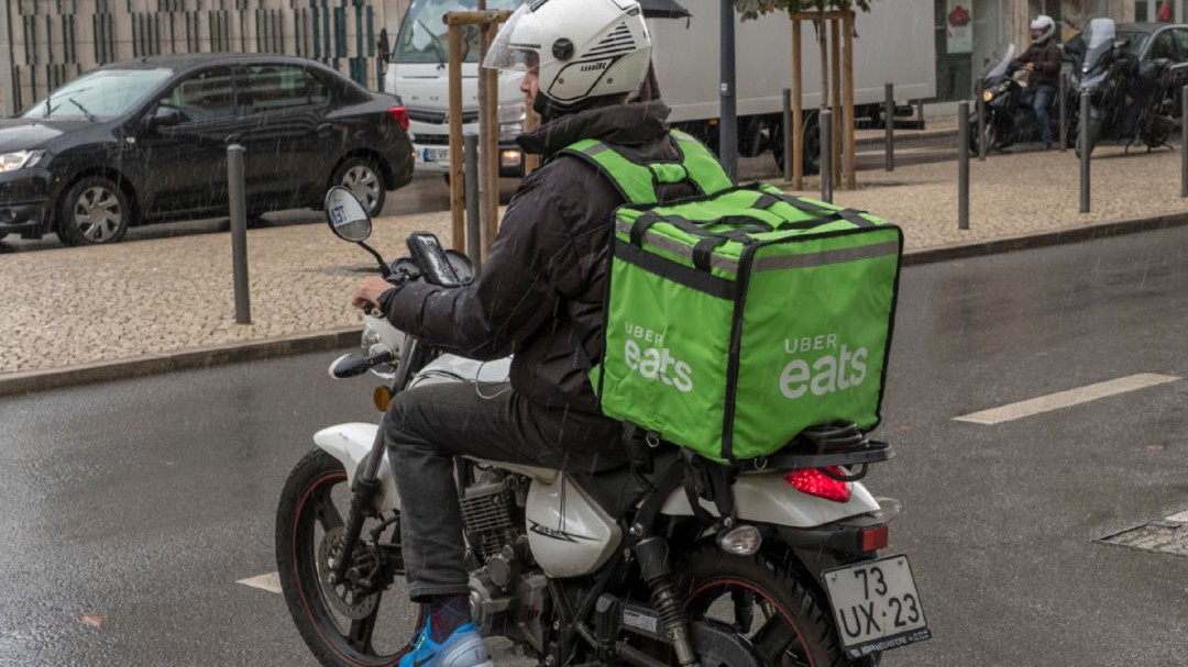 SOPITAS: Licencia especial para los repartidores en motocicletas