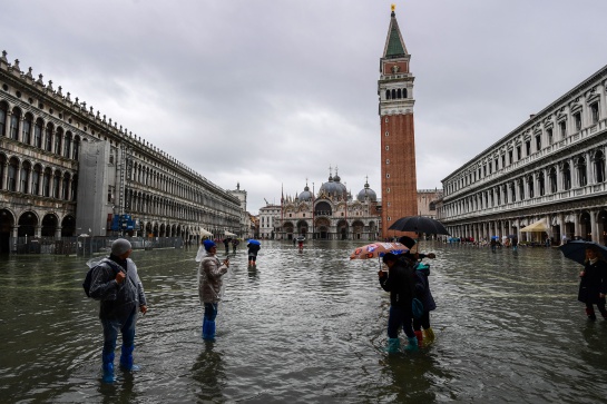 Venecia, famosa por sus canales y arquitectura, sufrió fuertes inundaciones en noviembre Venecia, famosa por sus canales y arquitectura, sufrió fuertes inundaciones en noviembre